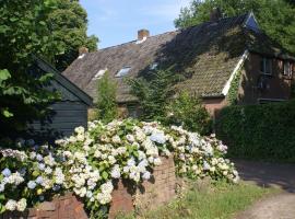 Holiday Home Geschmackvoll eingerichtetes Bauernhaus aus dem 19- by Interhome, khách sạn ở Diever
