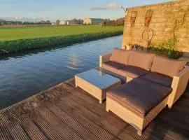 Holiday Home Chalet op Zee by Interhome