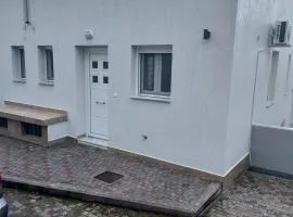 Comfortable house with sea and mountain views