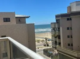 Cobertura com vista pro mar