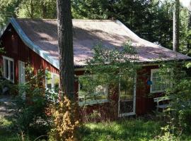Holiday Home Toms Hütte by Interhome, Hotel in Ädelfors