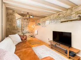 Wold House 18th century Cottage Barn - Pass the Keys