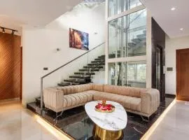 Glasscrest Villa by StayJade 6BHK Theatre Hyd