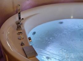 Lajatico Rentals -Grotticella House, SPA Apartment in Peccioli, hotel a Peccioli