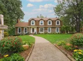 Pristine, Quiet, Home for Families & Friends