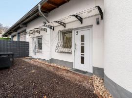 Cozy 2-bed Room With Kitchen, hotel di Beckingen