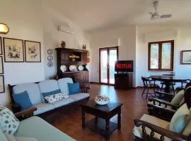 Villa 120m dal Mare - WiFi, Giardino Privato, Posto auto