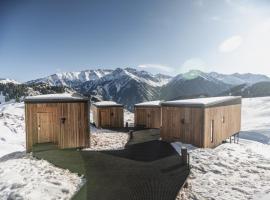 Oi Qaragai Mountain Resort, hotel i Besqaynar