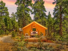 Highland Grand Canyon Glamping ที่พักสไตล์เต็นท์ในแกรนด์แคนยอนวิลเลจ