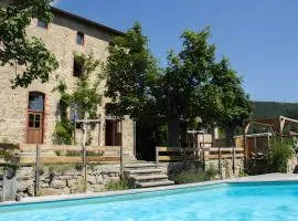 Cabane Ecolodge La Chastanha