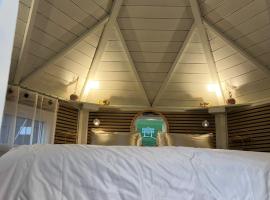 B&B Chalet Grillkota, hotel u gradu 'Trasadingen'