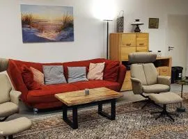 Ferienwohnung - Loft - mit 123qm bei Würzburg mit eigenen gratis Parkplatz Terasse Grill WLAN - nur Einzelbetten