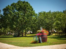 Camping Freedom Istria Pitches, hotel v destinaci Foli