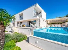 Villa High Life