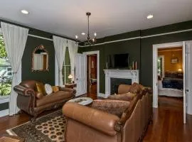 Historic Cottage in Montford Walk to Downtown