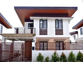 Lipa City Getaway Bright & Modern 2BR, hotel v destinaci Lipa