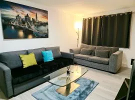 Private 3BR House Near Heathrow, Free Parking, Fast Wi-Fi