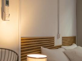 K&N old town apartments, hotell i Chalkis