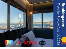Marina View Residence, Luxury Studio, Ocean View, Enjoy Starlink High Speed WiFi, IPTV, PlayStation PS4 Plus, Near TGV, Airport Bus, Taxi, Indrive, and so on