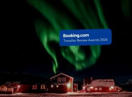 Aurora Lodge Helligskogen with sauna, hotel a Helligskogen