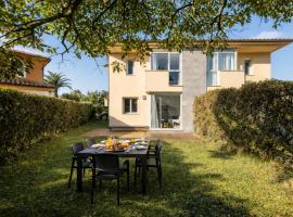 Casa Jardín cerca Playa Cuevas del Mar – El Henar, Hotel in Nueva de Llanes