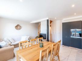 Charmante maison de village, hotel em Machilly
