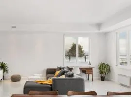 PENTHOUSE-508 Work, Relax & Cook With Great View