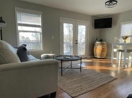 Heron Cottage on Cayuga Lake, Hotel in Aurora