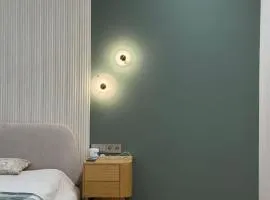 2 комнатная просторная центр города