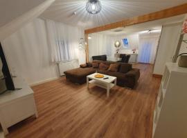 3-Zimmer-Wohnung, Küche, Bad nähe Bahnhof Mühlacker, hotel in Mühlacker