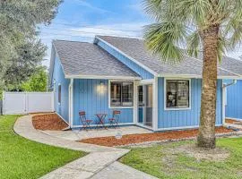 Charming home near beach & golf with central AC & patio - dog-friendly