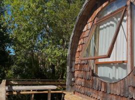 Punucapa Lodge, готель у місті Вальдівія