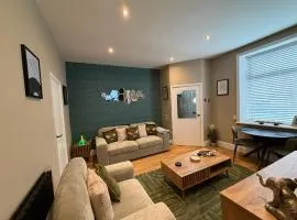 Cosy & Stylish 2-Bed Weir Home Sleeps 6
