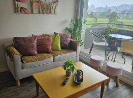 Departamento Nuevo a pasos de la playa Puerto Montt، فندق شاطئي في بويرتو مونت