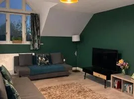 Modern Spacious Flat In Ipswich - Sleeps 6 - Parking