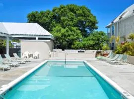 Duval Sea Turtle by AvantStay Great Location Close to Shops Shared Pool