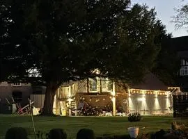 The TreeHouse Hideaway