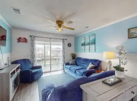 Majestic Dog-Friendly Home On Waterway w/Deck, Free WiFi & Water Views