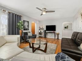 Spacious Family Home w/ Garage Game Room & Office!, Hotel in Boise