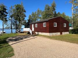 Lakefront Cottage on Pelican Lake, hotel i Pelican Lake