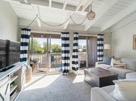 Lakeside Serenity - 2BR 1BA Clear Lake Escape，克利爾胡的飯店