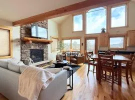 Updated and Spacious Lodge in Heart of Estes Park!