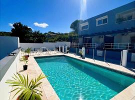 Over The Hill Residence - Your Tranquil Oasis, hótel í Grand Case