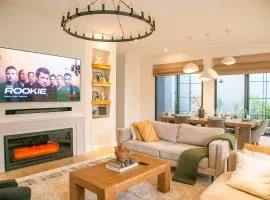 Rabi Residence Modern farm house sleeps 4