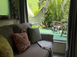 Casa à beira-rio completa perto do Sana