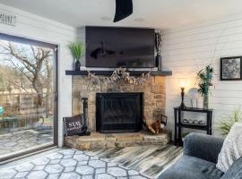 Riverfront Condo Super Conveniently Located, hotel en Townsend