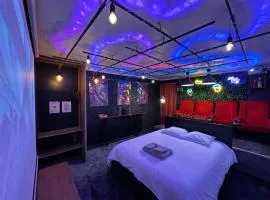 Jacuzzi privatif et Cinéma 4k phœnix