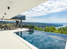 Villa Titanium