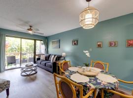 Ocean-View Condo Less Than Half Mile to Kalapaki Beach!, hotel din Lihue