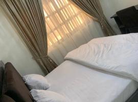 Orchad hotel & Suites, Hotel mit Whirlpools in Mama